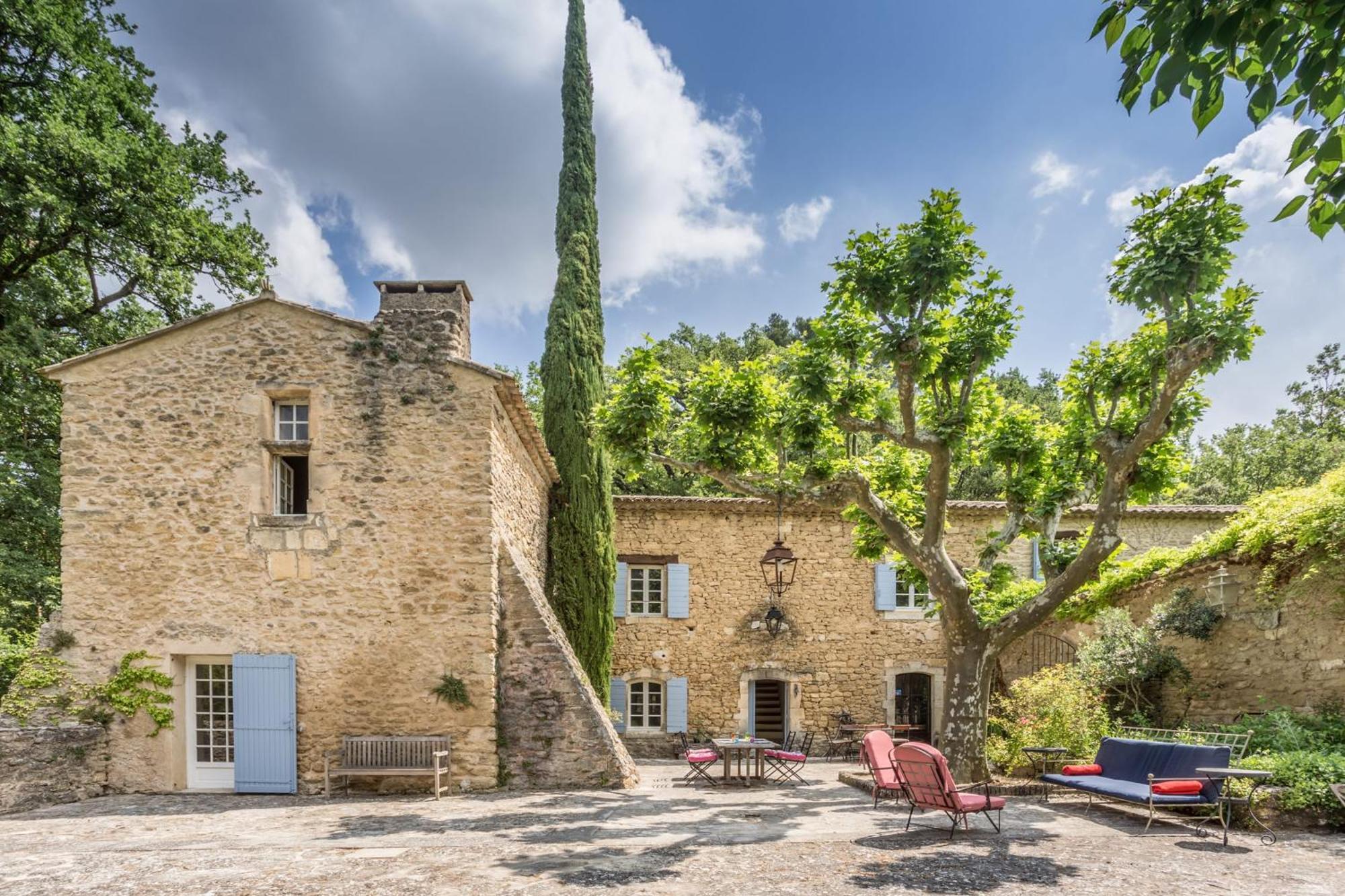 La Maison Des Artistes Менерб Экстерьер фото
