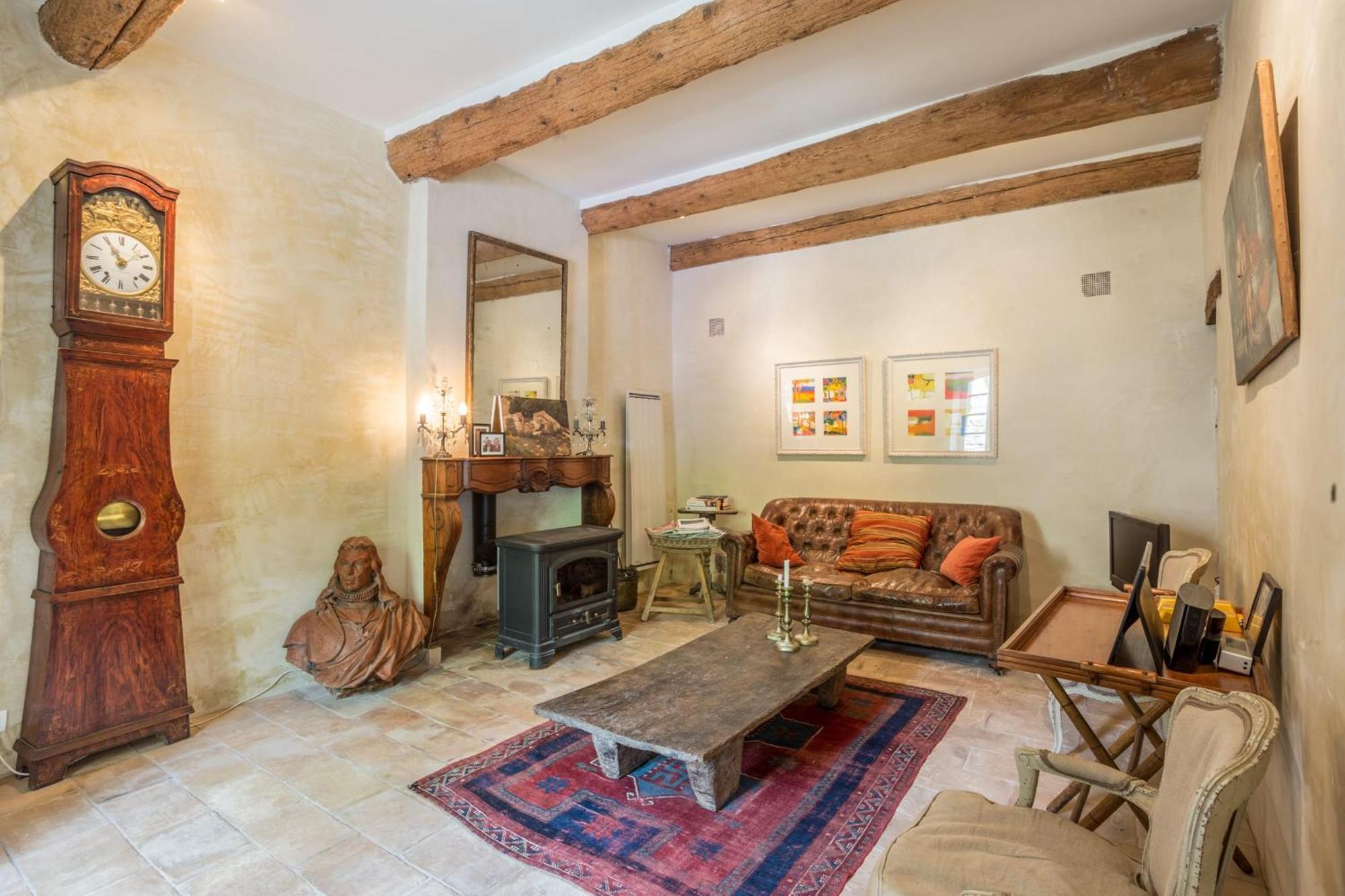 La Maison Des Artistes Менерб Экстерьер фото